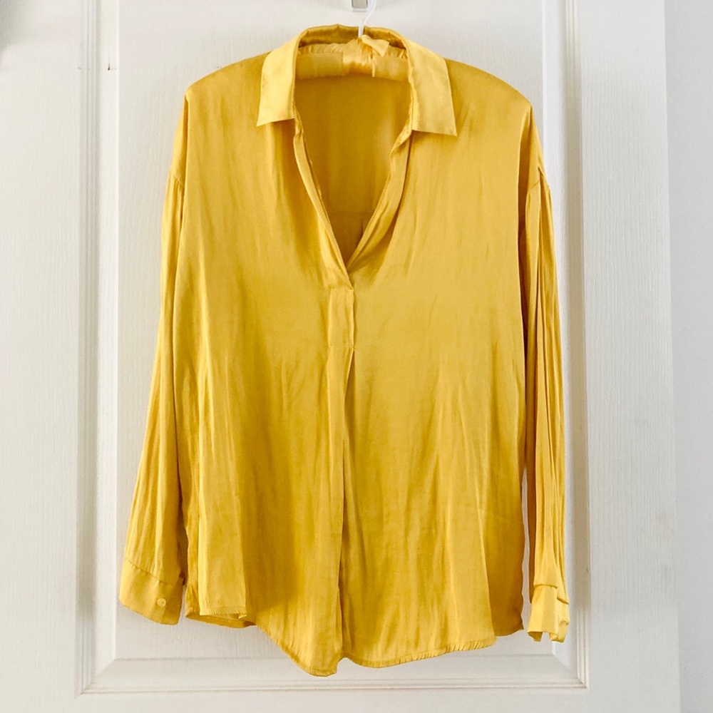 Silky Yellow Top